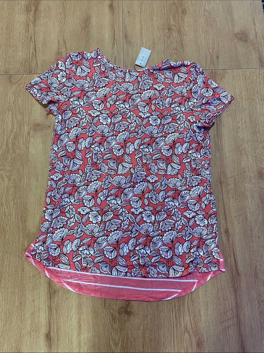 NWT 24/7 Maurices Tee
